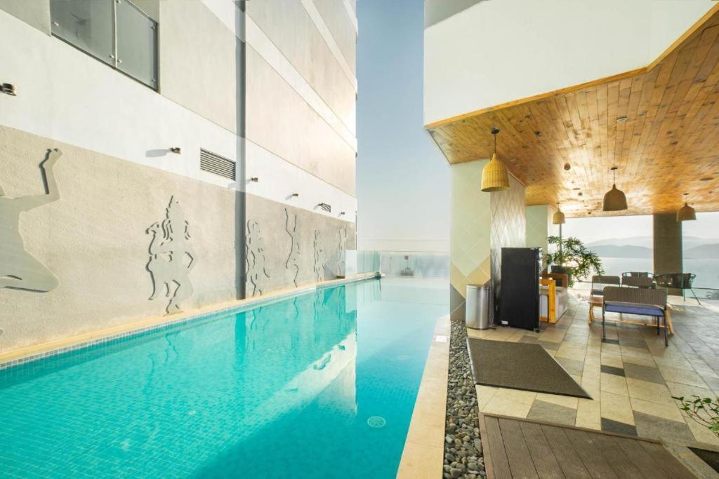Oceandream Panorama Luxury Suites Нячанг Экстерьер фото