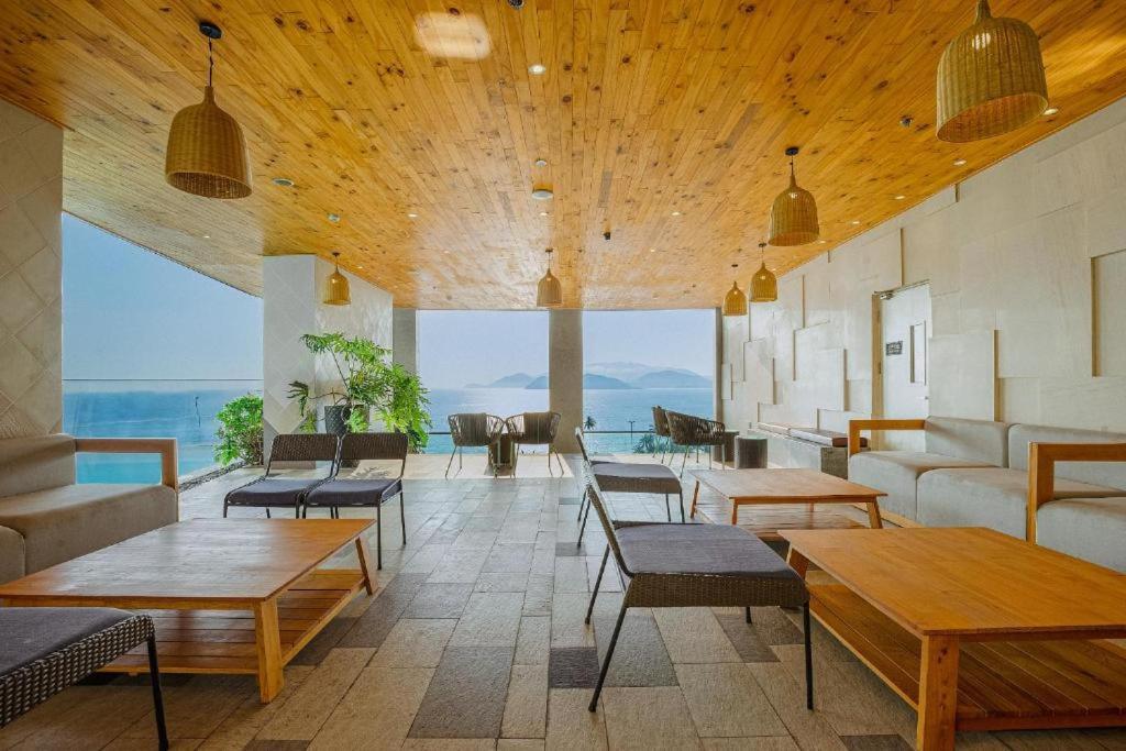 Oceandream Panorama Luxury Suites Нячанг Экстерьер фото