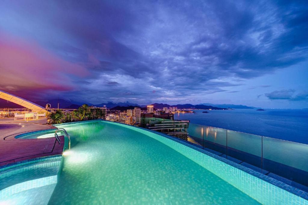 Oceandream Panorama Luxury Suites Нячанг Экстерьер фото