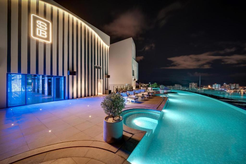Oceandream Panorama Luxury Suites Нячанг Экстерьер фото